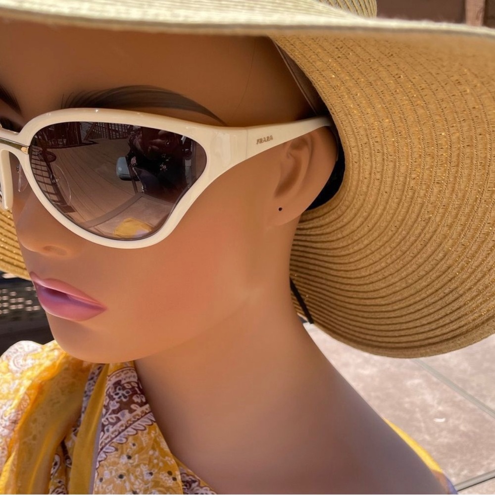 Prada Catwalk Sunglasses, New - Picture 3 of 12